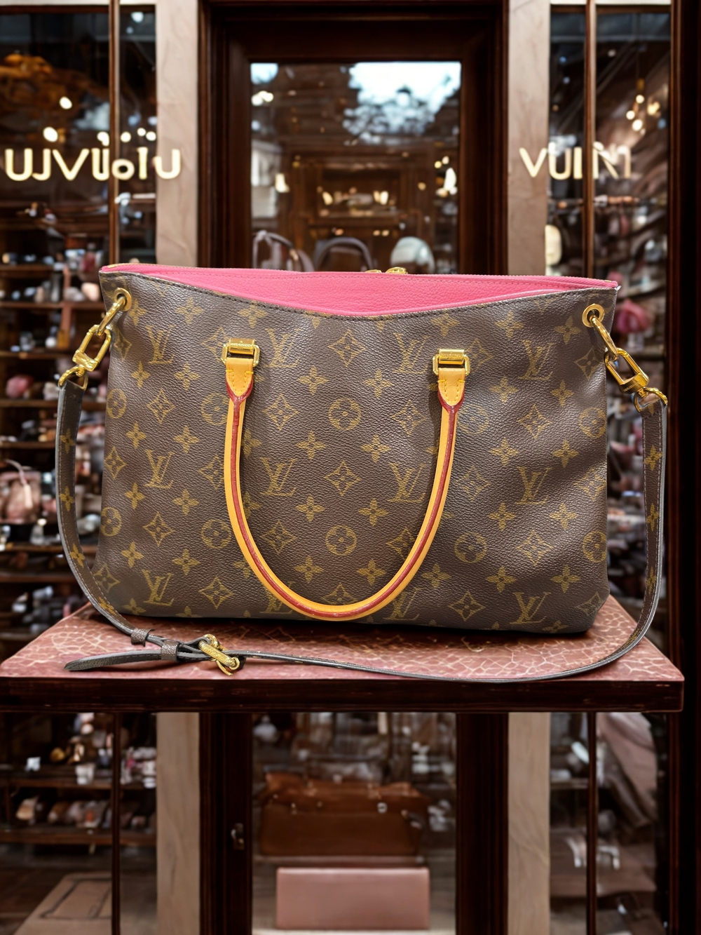 Louis Vuitton Pallas MM Monogram Shoulder Bag - EUC